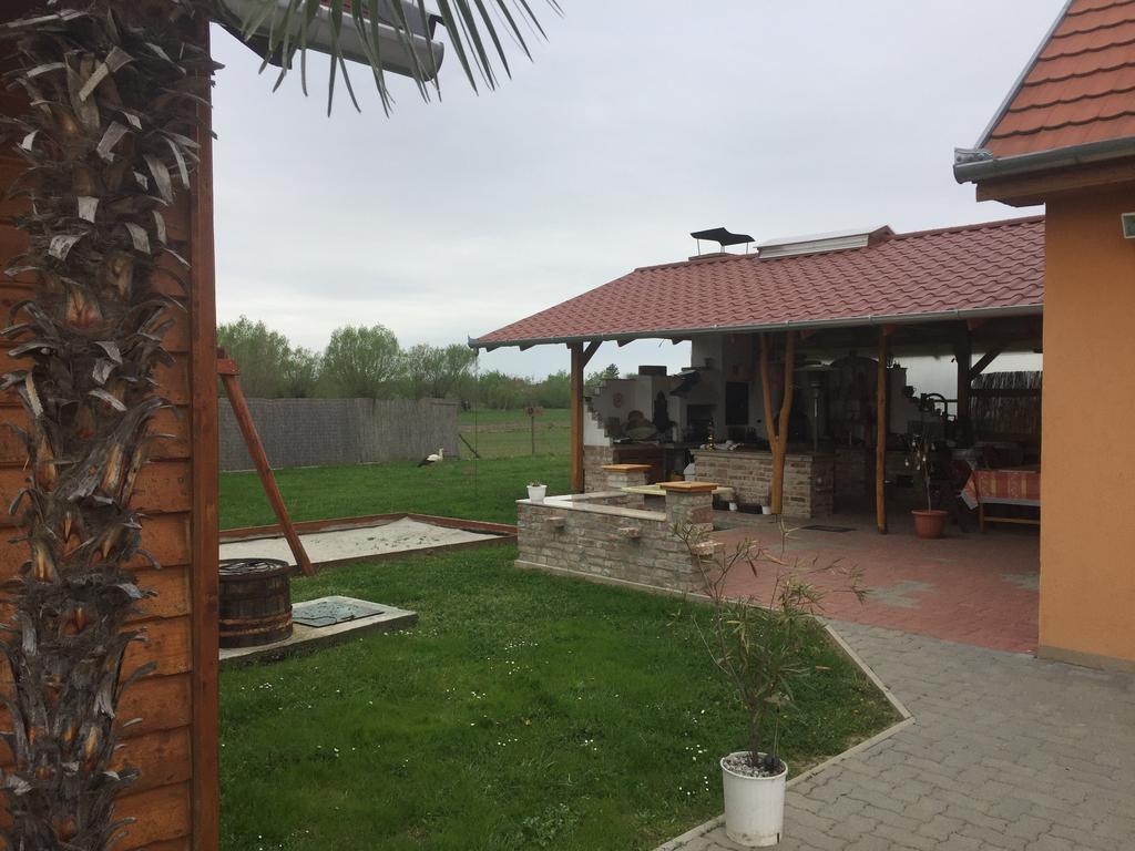 Bibic Vendeghazak Hotel Nagybajom Exterior photo