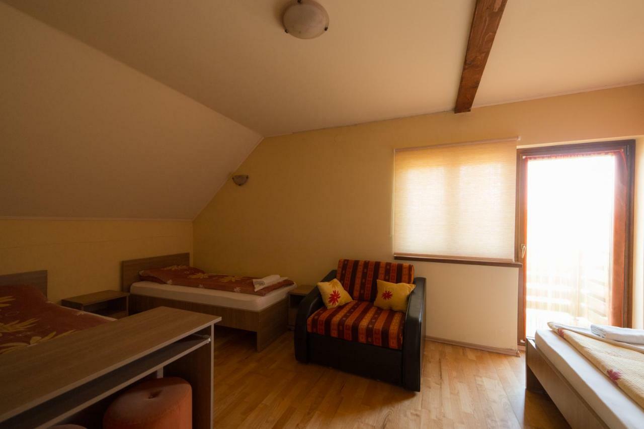 Bibic Vendeghazak Hotel Nagybajom Exterior photo