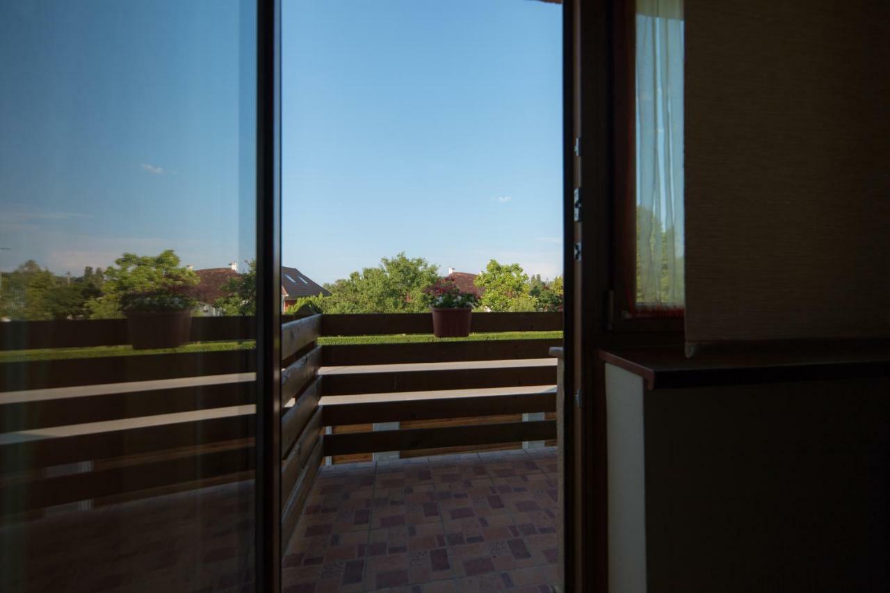 Bibic Vendeghazak Hotel Nagybajom Exterior photo
